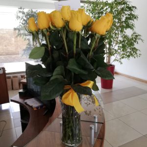 FLORERO ROSAS AMARILLAS