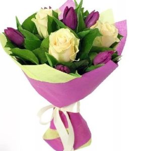 RAMO TULIPANES Y ROSAS