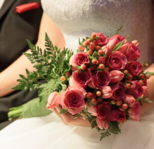 RAMO DE NOVIA TULIPANES Y ROSAS