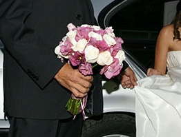 Ramo de novia rosas blancas y Lisianthus